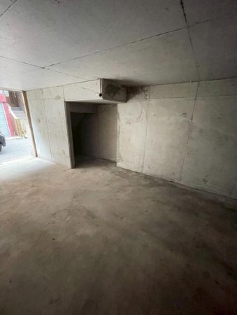 大阪市鶴見区横堤、中古一戸建ての駐車場画像です