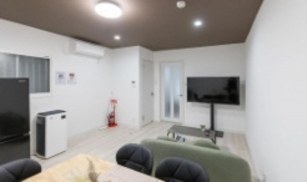 大阪市都島区中野町、中古一戸建ての居間画像です