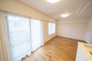 大阪市城東区古市、マンションの居間画像です