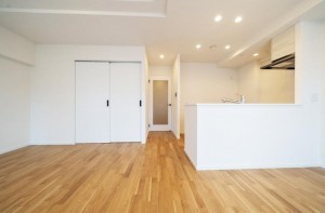 大阪市城東区古市、マンションの居間画像です