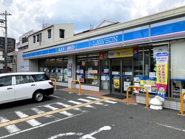 大阪市城東区関目、マンションのコンビニ画像です