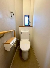 大阪市生野区小路東、中古一戸建てのトイレ画像です