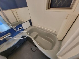大阪市生野区中川西、中古一戸建ての風呂画像です