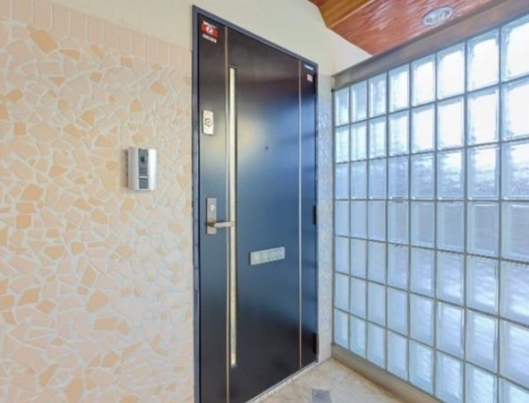 大阪市城東区野江、マンションの玄関画像です