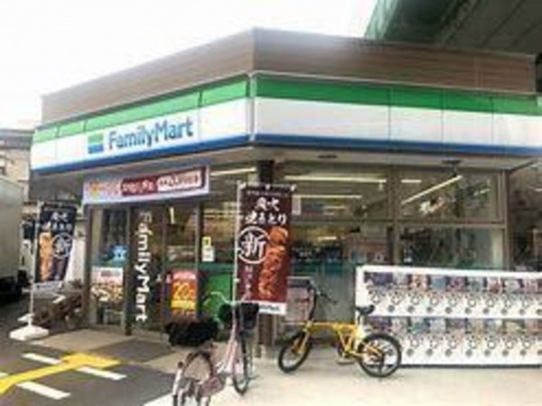 大阪市旭区高殿、マンションのコンビニ画像です