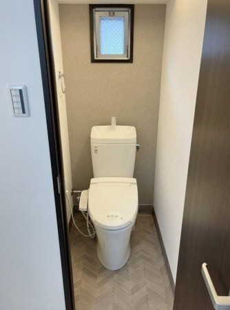 大阪市旭区高殿、マンションのトイレ画像です