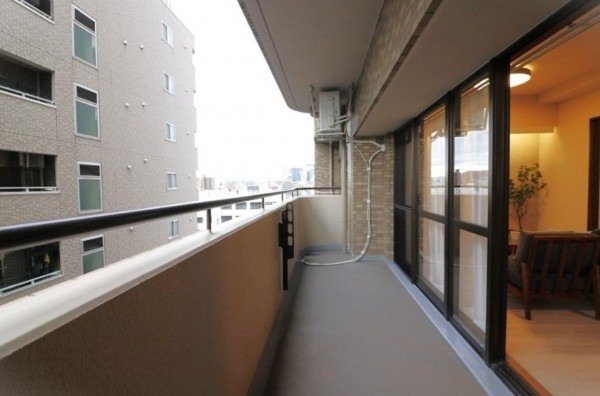 大阪市都島区都島北通、マンションのバルコニー画像です