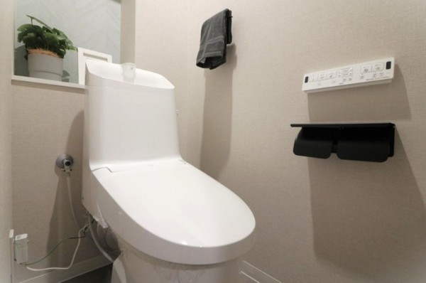 大阪市都島区都島北通、マンションのトイレ画像です