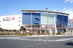 大阪市鶴見区横堤、中古一戸建てのショッピングセンター画像です