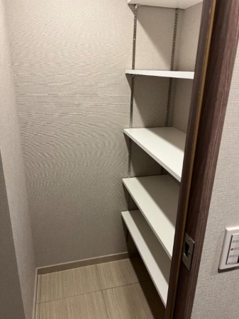 大阪市城東区鴫野西、マンションの収納画像です