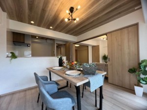 大阪市城東区鴫野西、マンションの居間画像です
