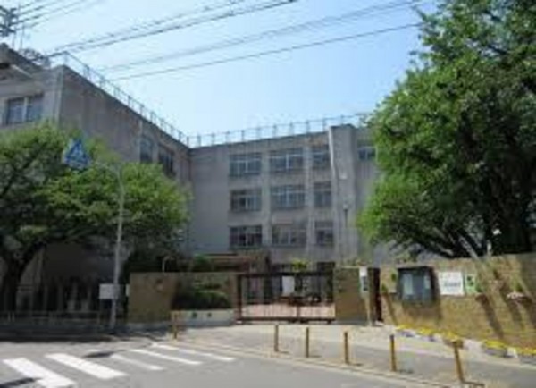 大阪市都島区大東町、マンションの小学校画像です