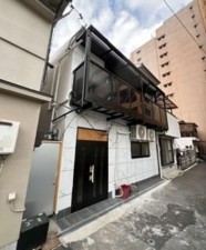 大阪市生野区中川、中古一戸建ての外観画像です