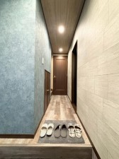 大阪市旭区高殿、中古一戸建ての玄関画像です