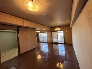 大阪市城東区森之宮、マンションの居間画像です