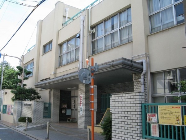 大阪市東成区神路、マンションの小学校画像です