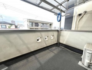 大阪市城東区諏訪、中古一戸建てのバルコニー画像です