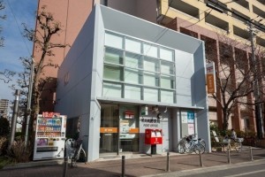 大阪市城東区成育、マンションの郵便局画像です