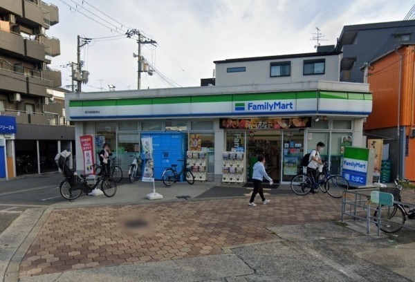 大阪市城東区成育、マンションのコンビニ画像です