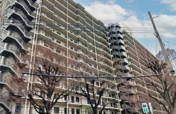 大阪市城東区鴫野西、マンションの外観画像です