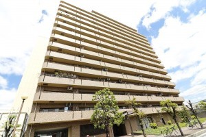 大阪市鶴見区今津北、マンションの外観画像です