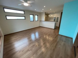 大阪市生野区田島、中古一戸建ての居間画像です