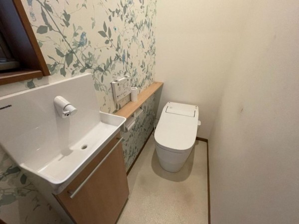 大阪市生野区田島、中古一戸建てのトイレ画像です