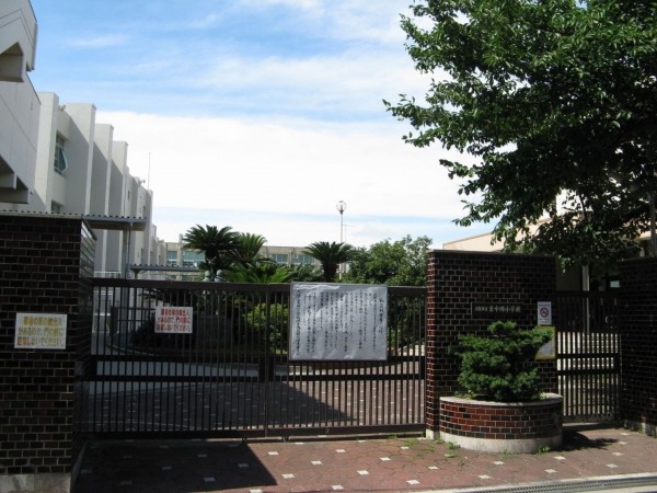大阪市生野区新今里、新築一戸建ての小学校画像です
