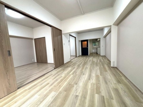 大阪市旭区新森、マンションの居間画像です