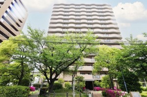大阪市都島区友渕町、マンションの外観画像です