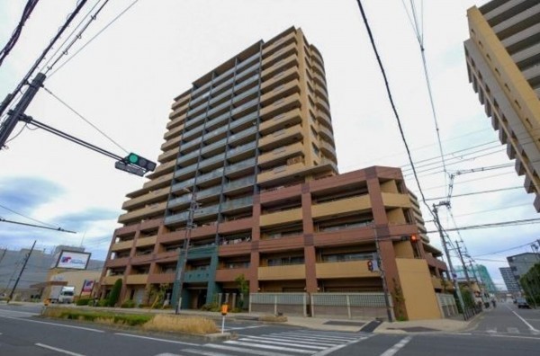 大阪市鶴見区諸口、マンションの外観画像です
