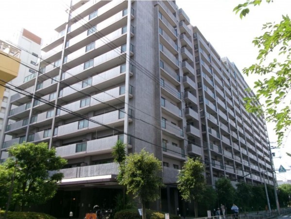 大阪市都島区友渕町、マンションの外観画像です