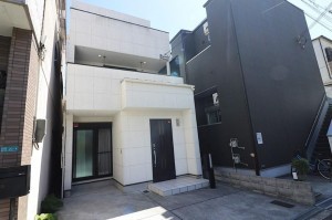 大阪市東成区大今里南、中古一戸建ての外観画像です