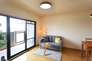 大阪市東成区玉津、マンションの居間画像です