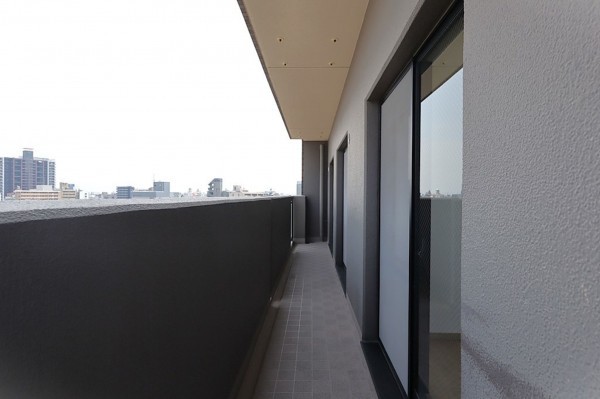 大阪市東成区玉津、マンションのバルコニー画像です