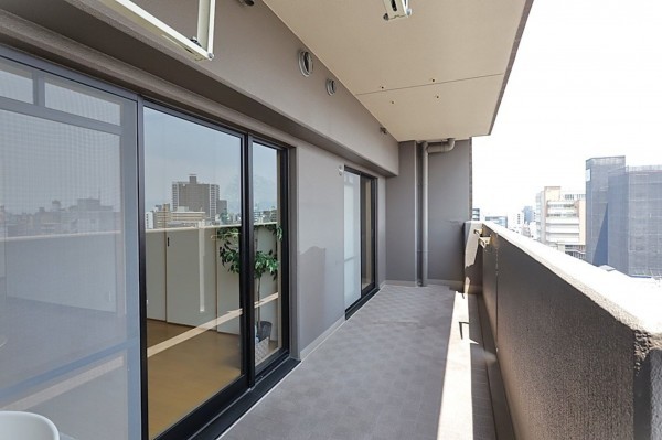 大阪市東成区玉津、マンションのバルコニー画像です