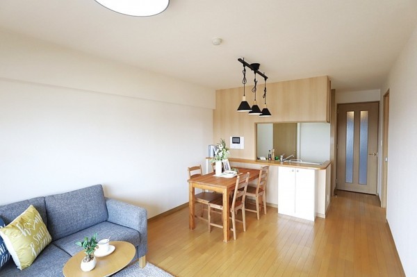大阪市東成区玉津、マンションの居間画像です