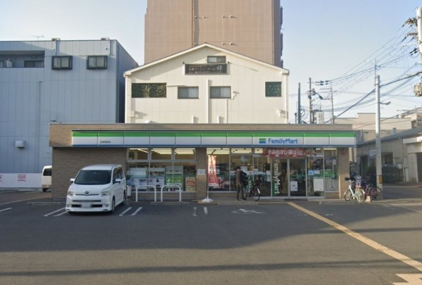 大阪市生野区巽北、マンションのコンビニ画像です