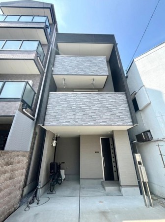 大阪市生野区生野西、中古一戸建ての外観画像です