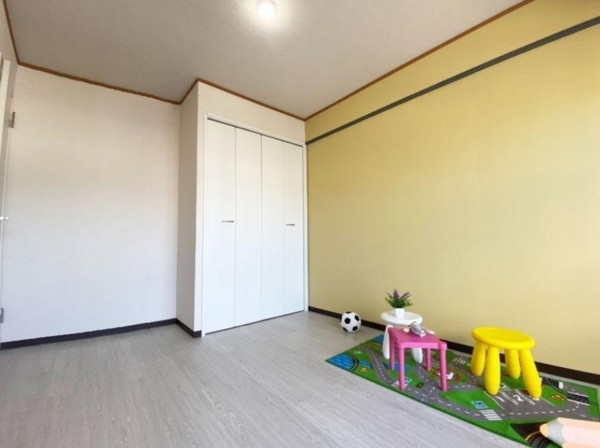 大阪市旭区高殿、マンションの子ども部屋画像です