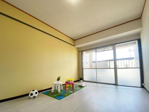 大阪市旭区高殿、マンションの子ども部屋画像です