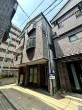 大阪市生野区巽中、中古一戸建ての外観画像です