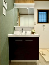 大阪市生野区巽中、中古一戸建ての洗面画像です