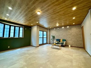 大阪市生野区巽中、中古一戸建ての居間画像です