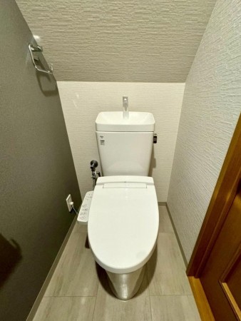 大阪市生野区巽中、中古一戸建てのトイレ画像です