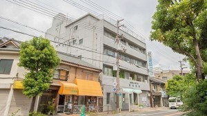大阪市旭区高殿、マンションの病院画像です