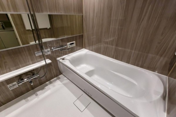 大阪市城東区中央、マンションの風呂画像です