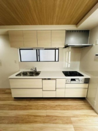 大阪市旭区高殿、中古一戸建てのキッチン画像です