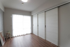 大阪市鶴見区諸口、マンションの寝室画像です