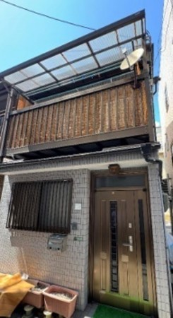 大阪市生野区巽中、中古一戸建ての外観画像です